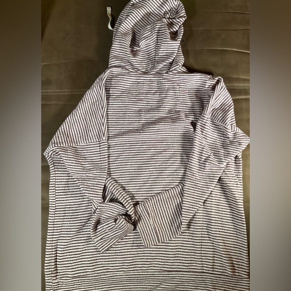 Striped Hoodie (L) - Picture 5 of 5